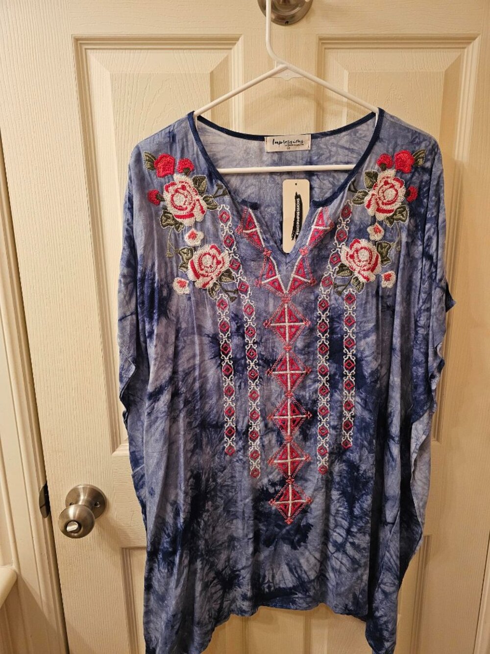 NWT Impressions S/M Blue Tie Dyed Poncho Tunic Blouse w / Red Floral Detail